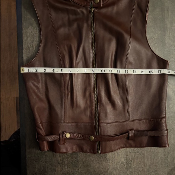 CAbi Women’s Dark Brown 100% Leather Moto Vest with snap belt, size M - Picture 10 of 12